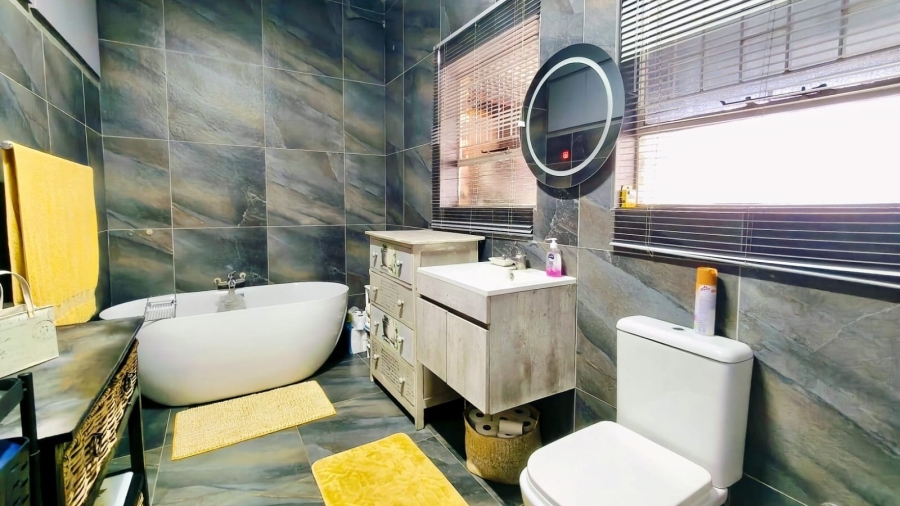 4 Bedroom Property for Sale in Potchefstroom South North West